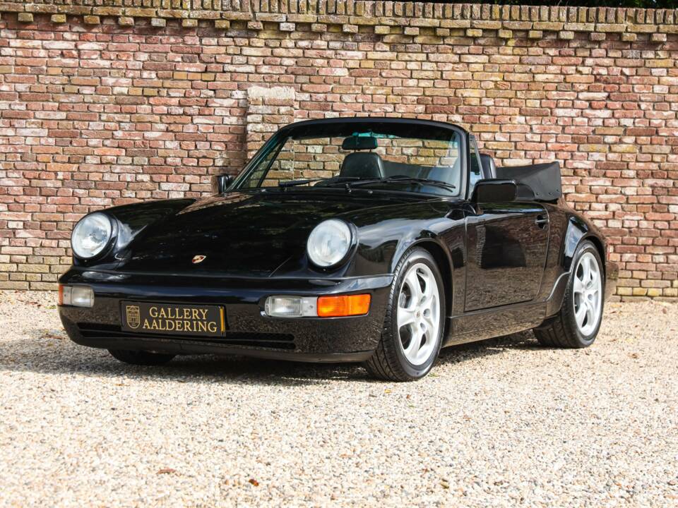 Image 22/50 de Porsche 911 Carrera 2 (1991)