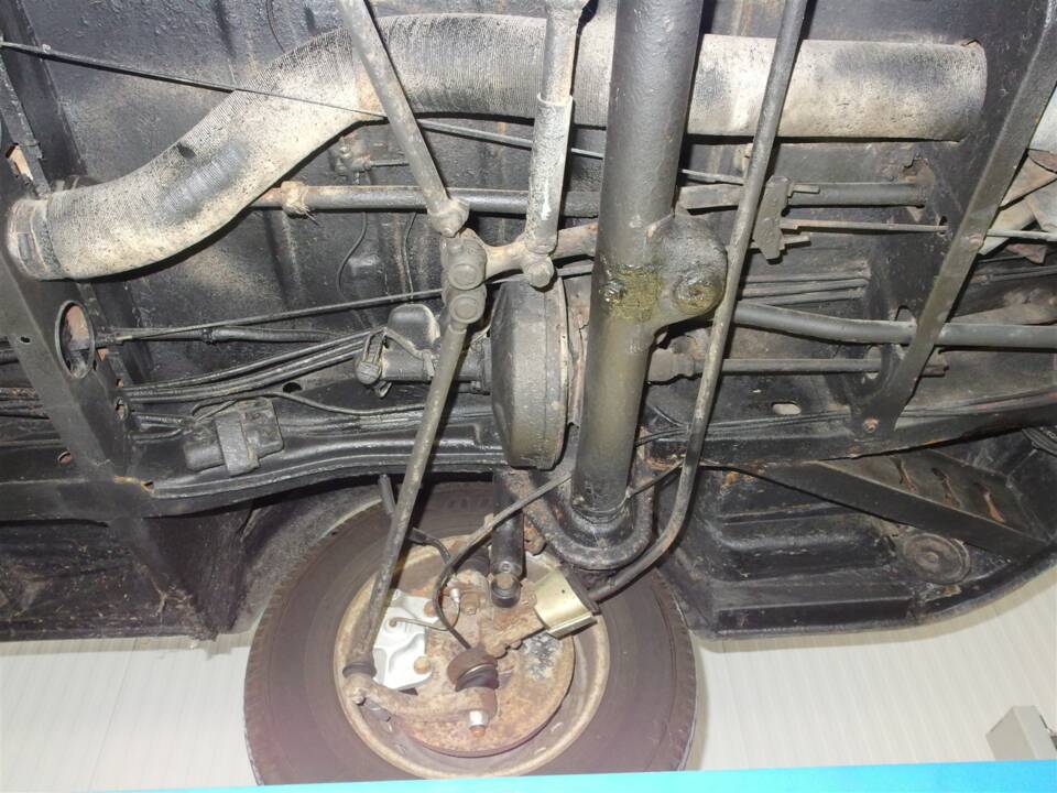 Bild 78/99 von Volkswagen T2b Kastenwagen (1977)