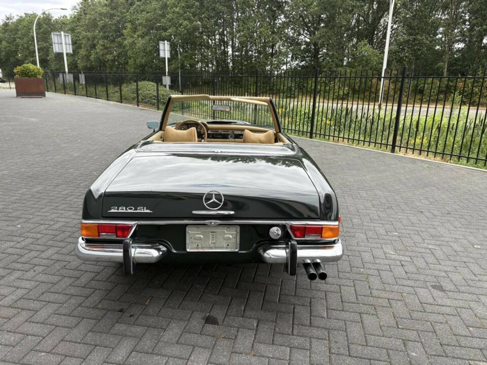 Image 9/50 de Mercedes-Benz 280 SL (1970)