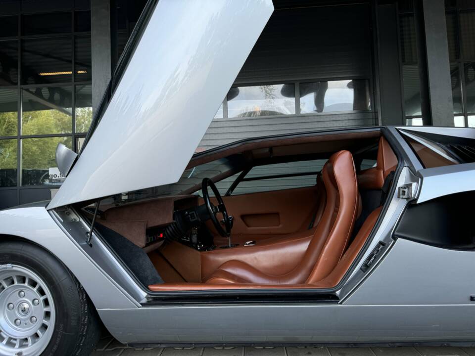 Image 15/45 of Lamborghini Countach LP 400 (1975)