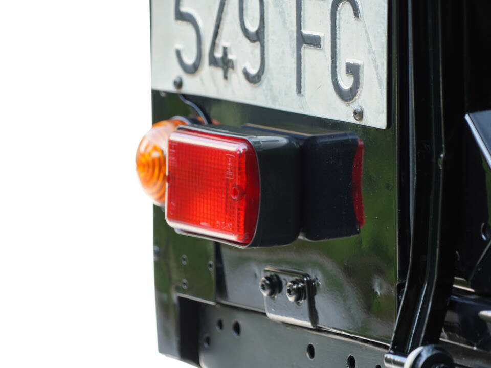 Bild 34/97 von Land Rover Defender 90 Td5 (2000)