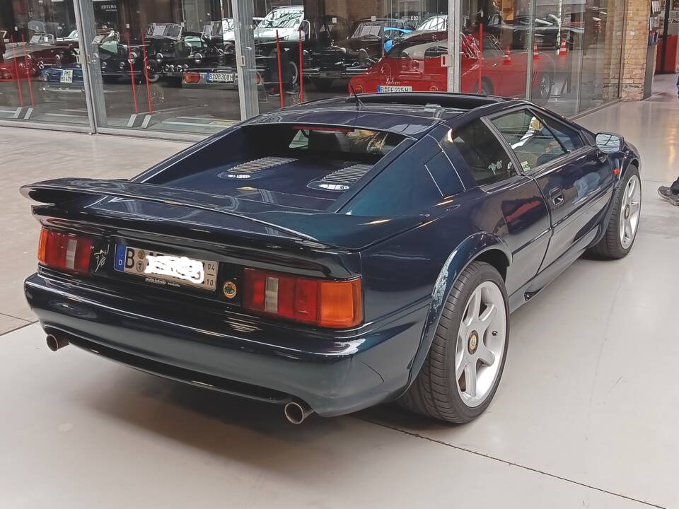 Image 8/18 de Lotus Esprit V8 BiTurbo (2001)