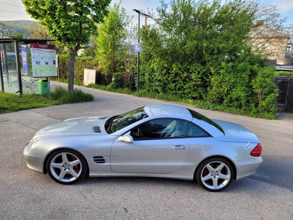 Bild 27/97 von Mercedes-Benz SL 500 (2004)