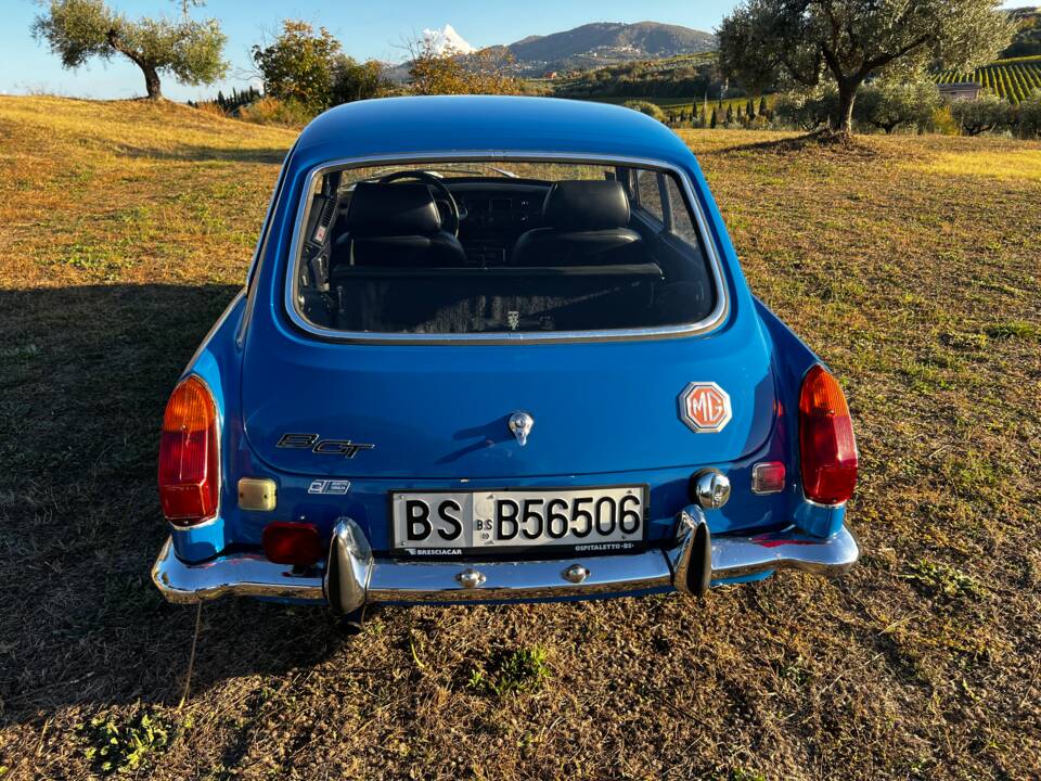 Image 19/50 of MG MGB GT (1972)