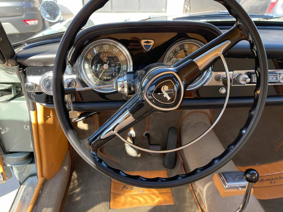 Image 7/8 of Lancia Flaminia Coupe Pininfarina 3B (1963)