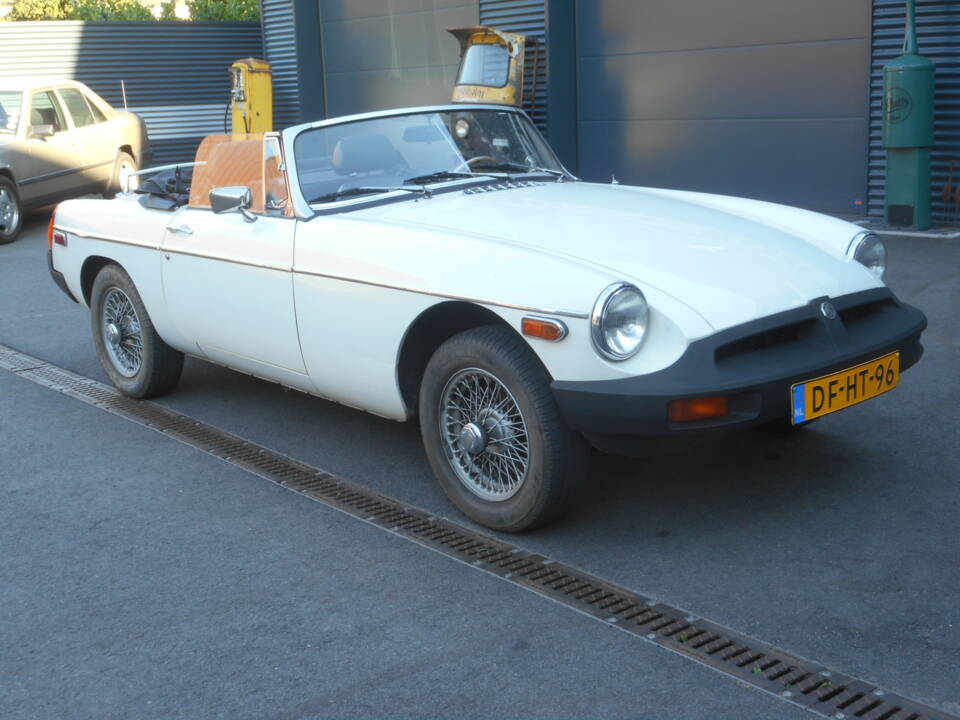 Image 2/21 of MG MGB (1980)