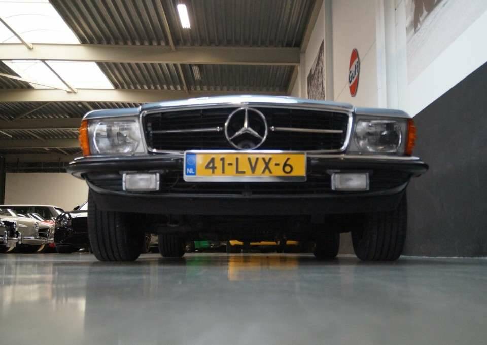 Image 11/41 of Mercedes-Benz 500 SL (1986)