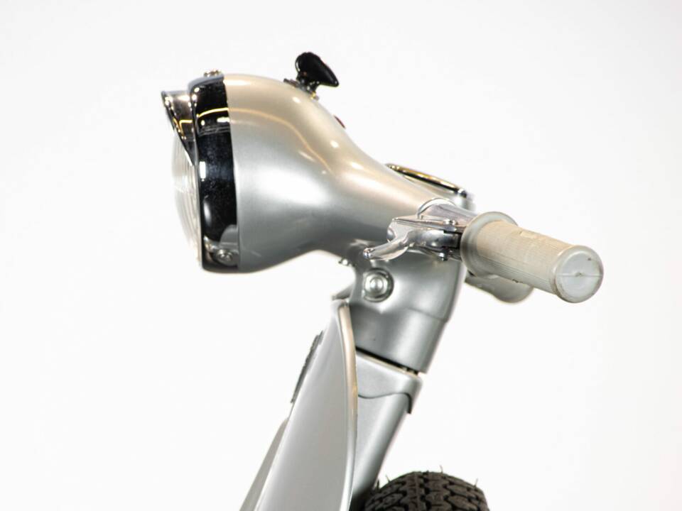 Bild 17/50 von Piaggio Vespa 150 GS (1958)