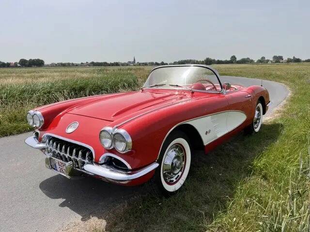 Image 7/8 of Chevrolet Corvette (1960)