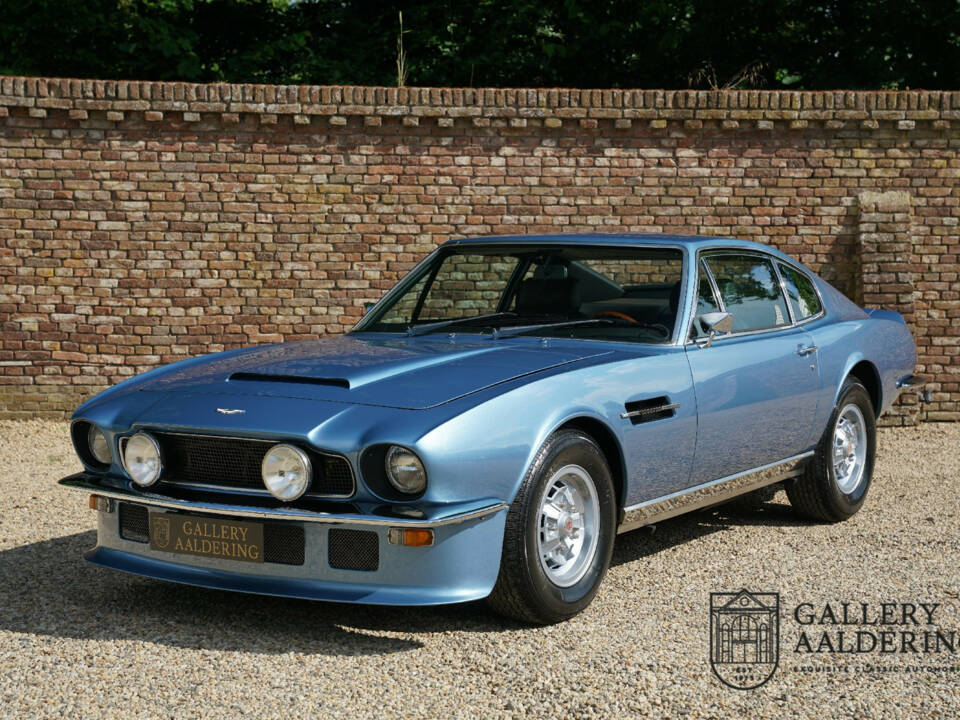 Image 36/50 of Aston Martin DBS V8 (1973)