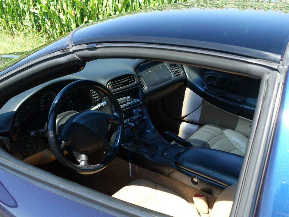 Immagine 6/26 di Chevrolet Corvette (2002)