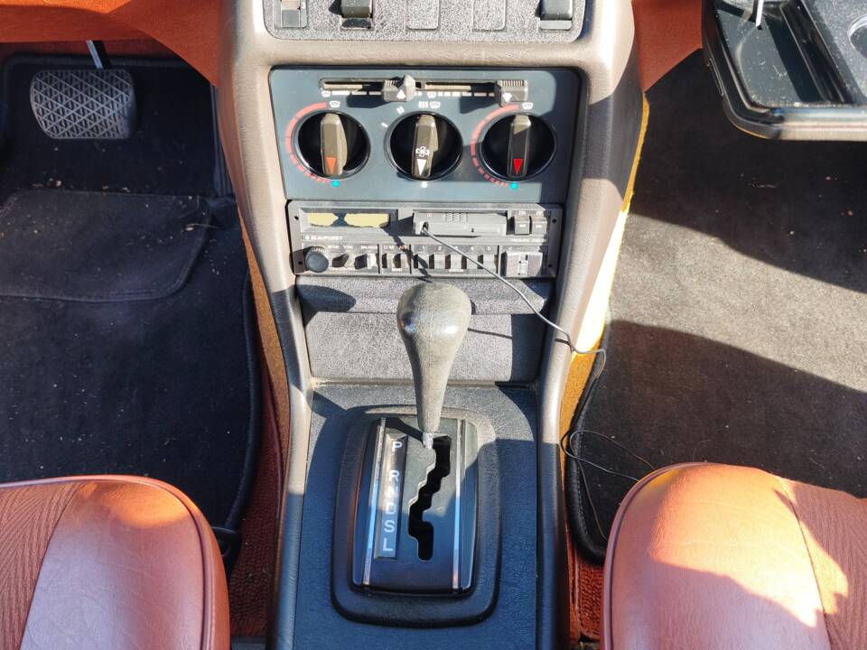 Bild 9/19 von Mercedes-Benz 200 (1980)