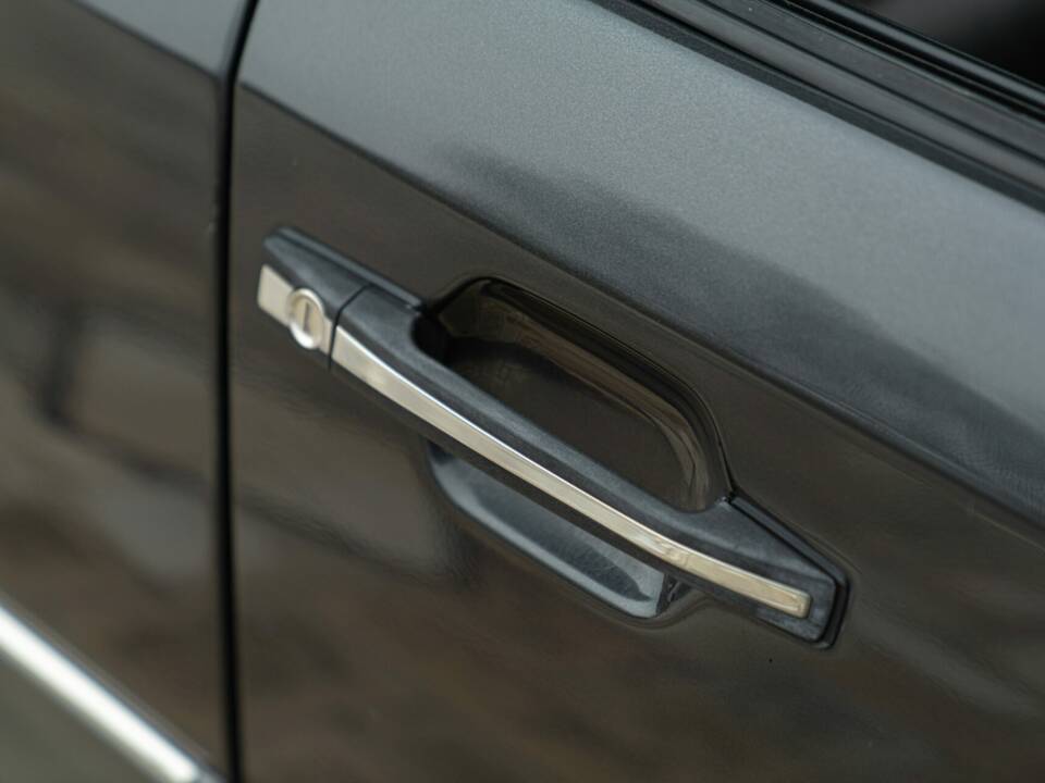 Bild 10/49 von Mercedes-Benz 320 E (1993)