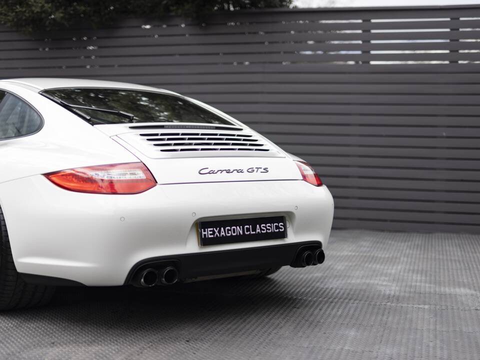 Immagine 20/25 di Porsche 911 Carrera GTS (2011)