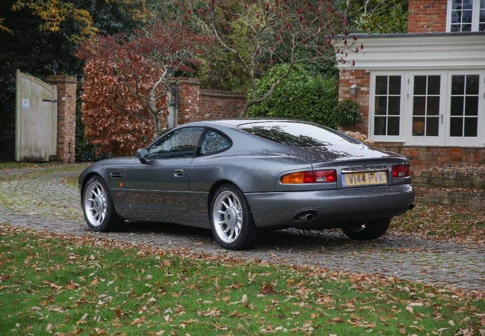 Image 7/34 of Aston Martin DB 7 (1999)