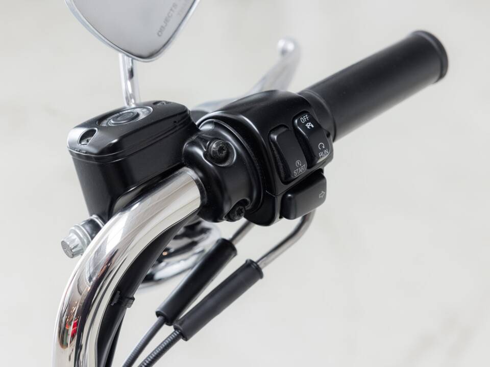 Image 11/34 of Harley-Davidson DUMMY (2002)