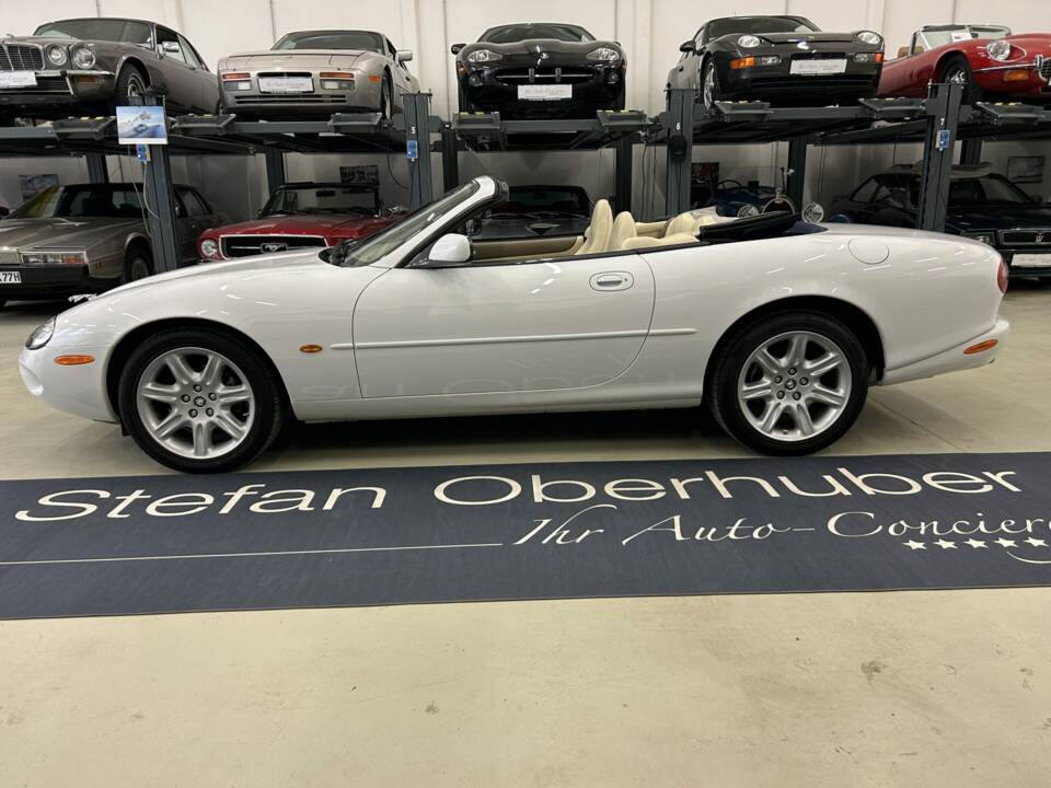 Immagine 8/28 di Jaguar XK8 4.0 (1997)