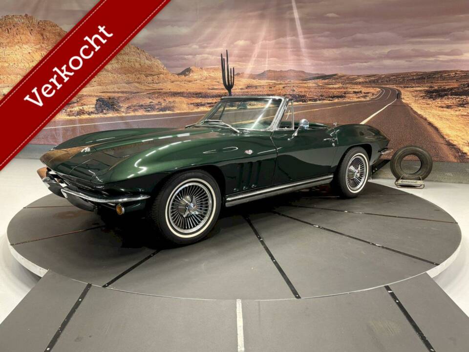 Obraz 1/50 pojazdu Chevrolet Corvette Sting Ray Convertible (1965)