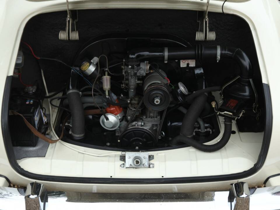 Bild 4/50 von Volkswagen Karmann Ghia 1300 (1966)