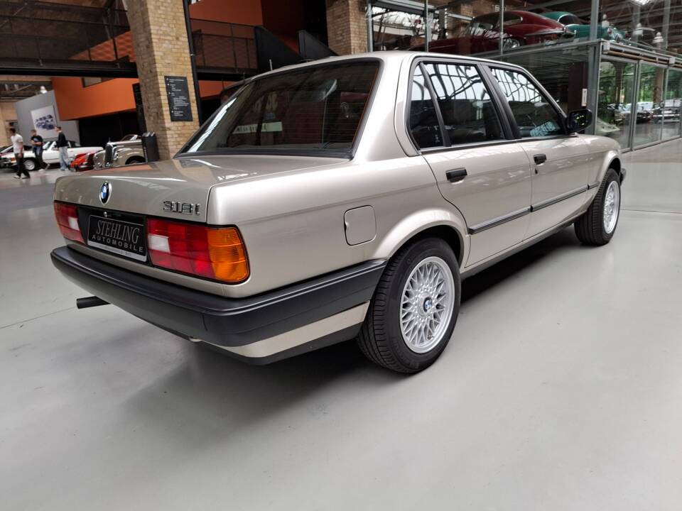 Bild 12/24 von BMW 318i (1989)