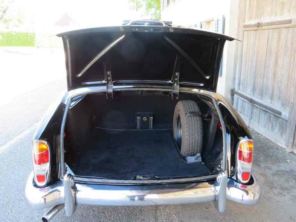 Image 12/20 of Mercedes-Benz 220 S (1958)