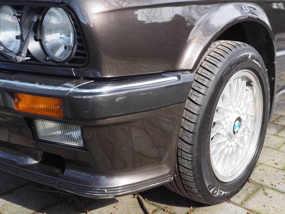 Image 39/40 of BMW 325i (1986)