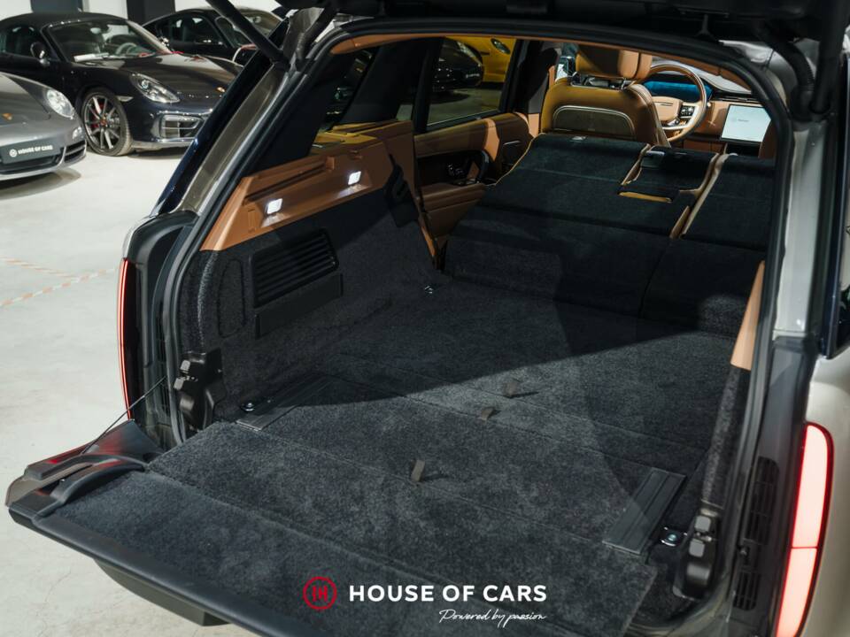 Image 13/25 of Land Rover Range Rover D350 (2022)