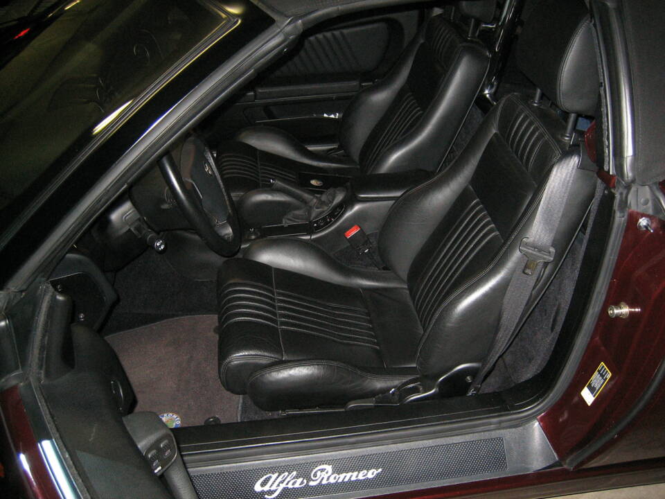 Image 11/21 de Alfa Romeo Spider 3.2 V6 24V (2004)
