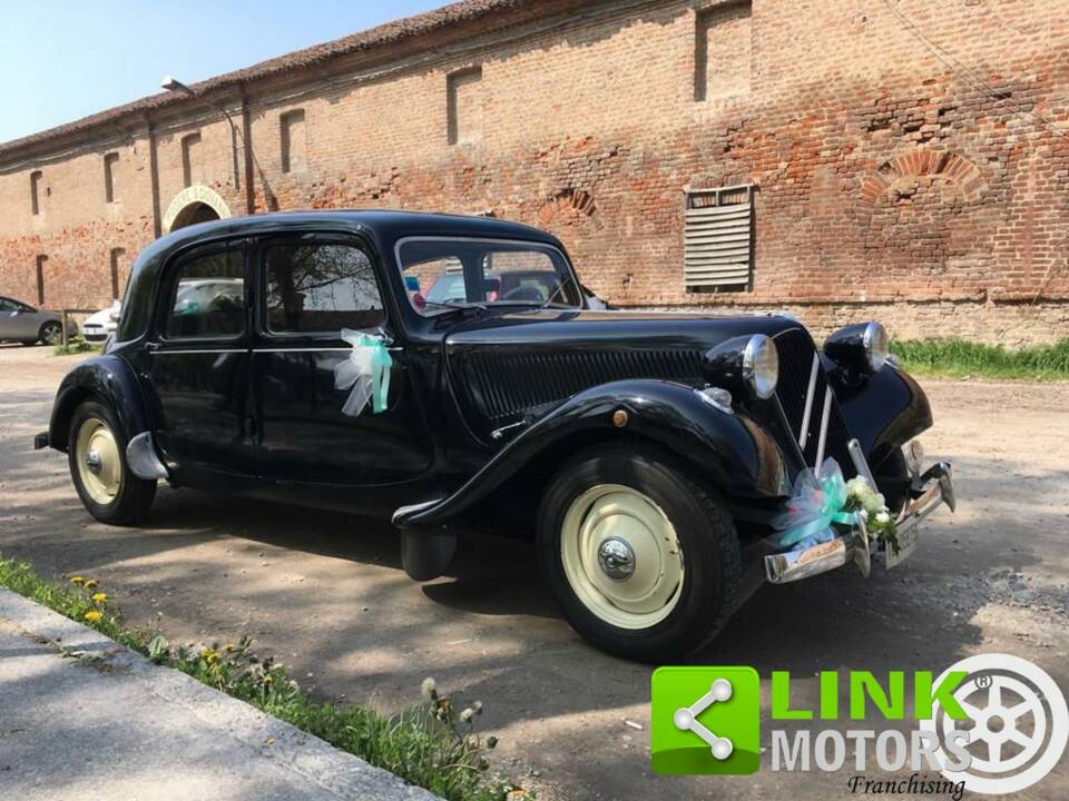 Bild 2/10 von Citroën Traction Avant 11 B (1954)