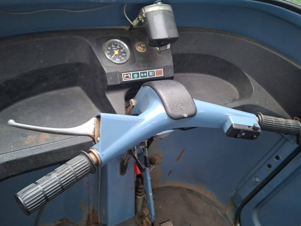 Image 7/14 de Piaggio Vespa APE P 501 (1988)