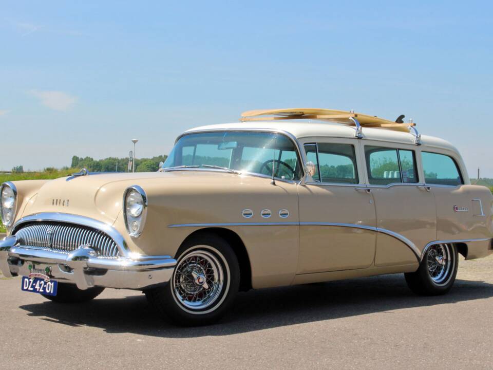 Image 4/29 of Buick 60 Century (1954)
