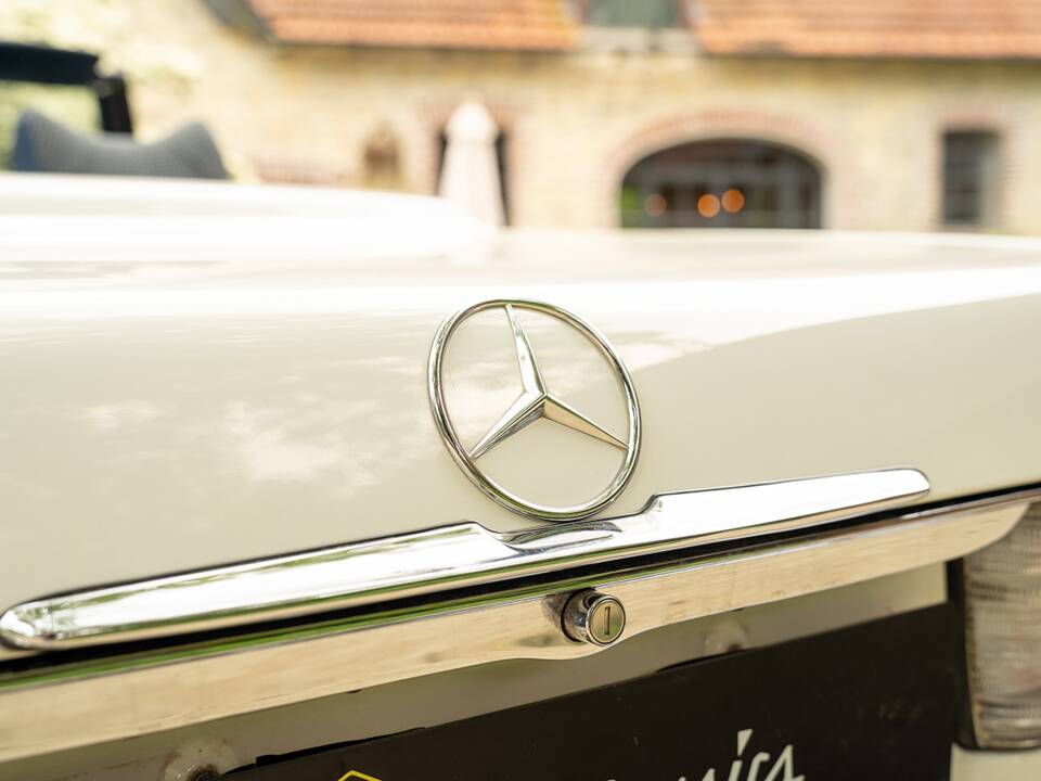 Imagen 33/86 de Mercedes-Benz 280 SL (1977)