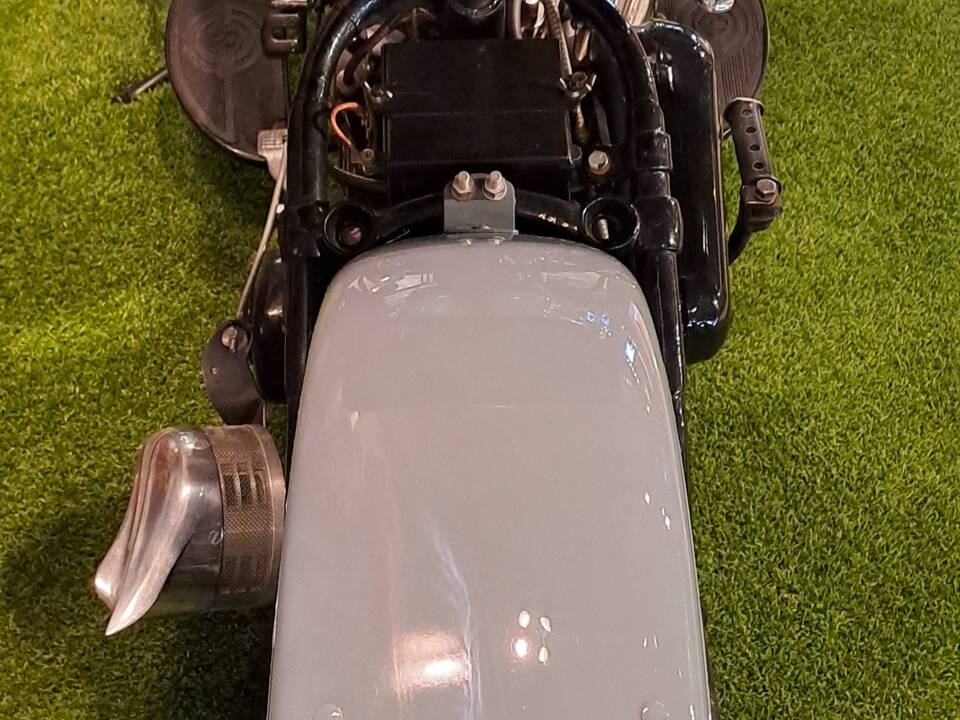 Image 7/8 of Harley-Davidson WLA (1942)