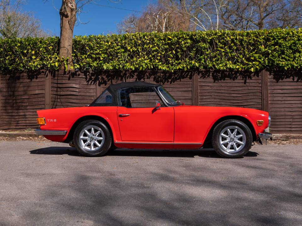 Image 11/41 of Triumph TR 6 (1972)