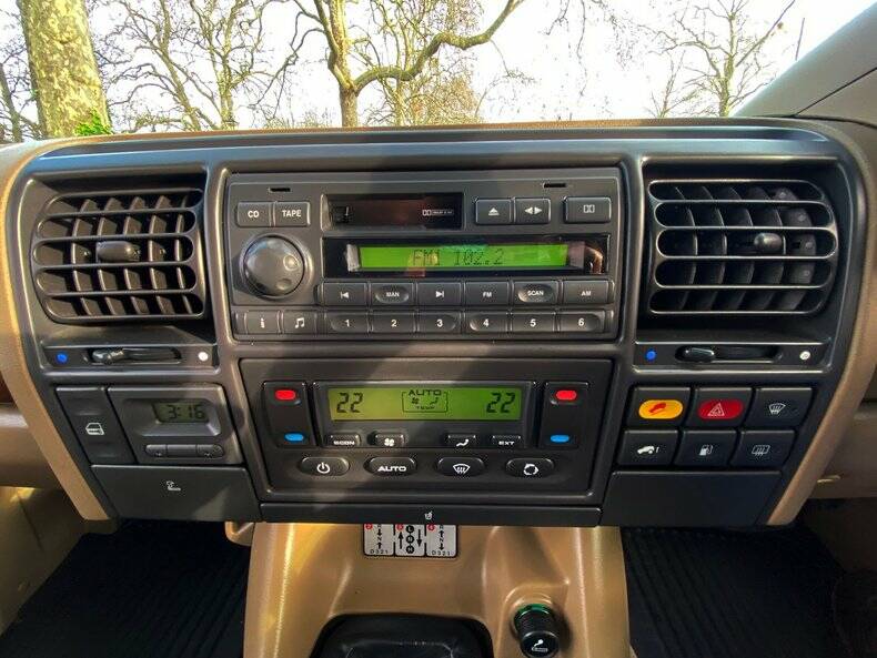 Imagen 46/50 de Land Rover Discovery 4.0 HSE (1998)