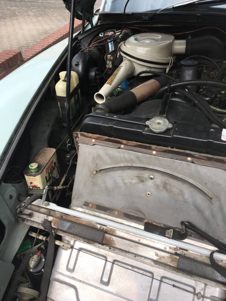 Image 50/95 of Citroën DS 21 Pallas (1973)
