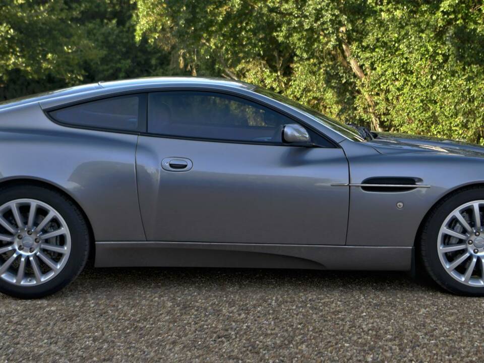 Bild 11/50 von Aston Martin V12 Vanquish (2001)