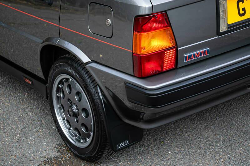 Imagen 45/50 de Lancia Delta 1.6 HF (1989)