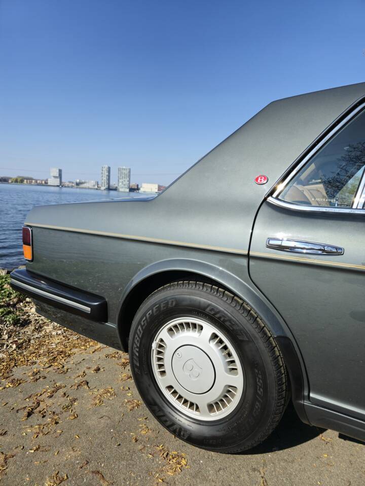 Image 19/33 of Bentley Turbo R lang (1992)