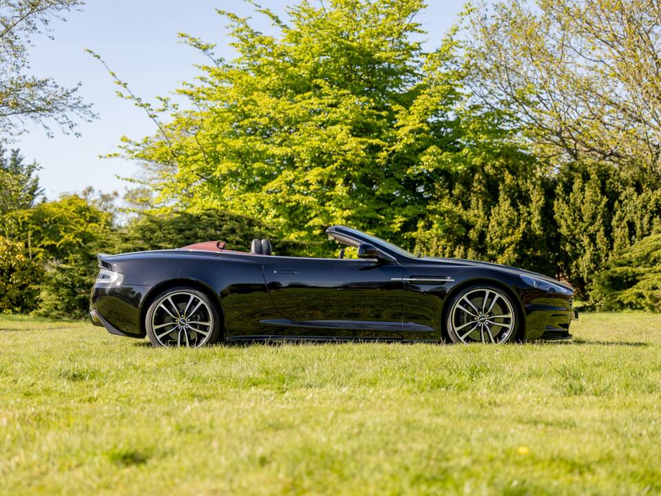 Image 18/39 of Aston Martin DBS Volante (2011)