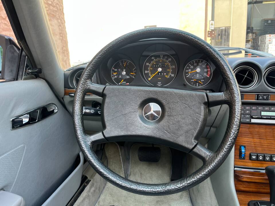 Afbeelding 122/146 van Mercedes-Benz 380 SL (1982)