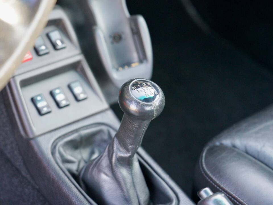 Image 31/46 of Porsche 911 Carrera (1997)