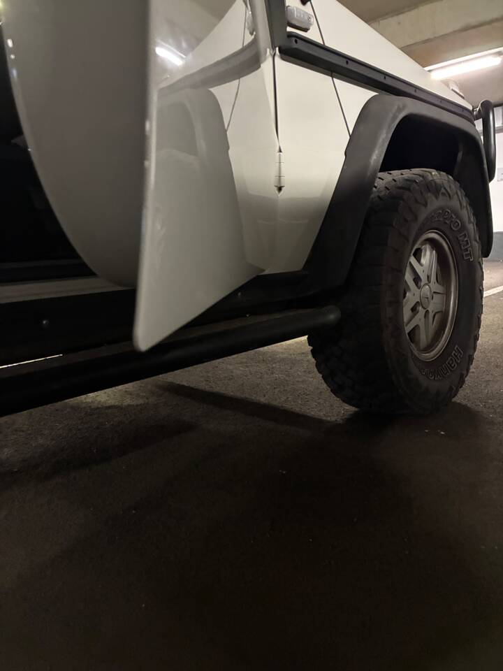 Immagine 13/23 di Mercedes-Benz 230 GE (SWB) (1987)