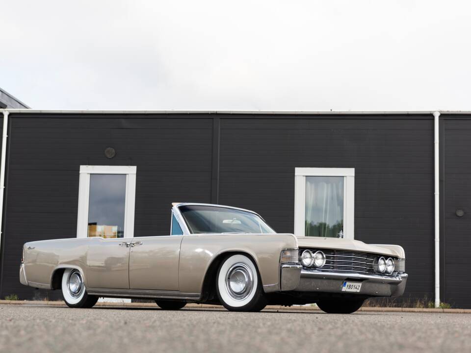 Bild 9/100 von Lincoln Continental Convertible (1965)