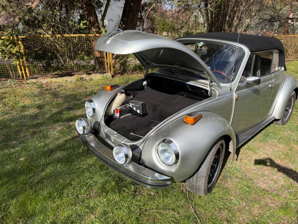 Image 9/17 of Volkswagen Beetle 1303 (1975)