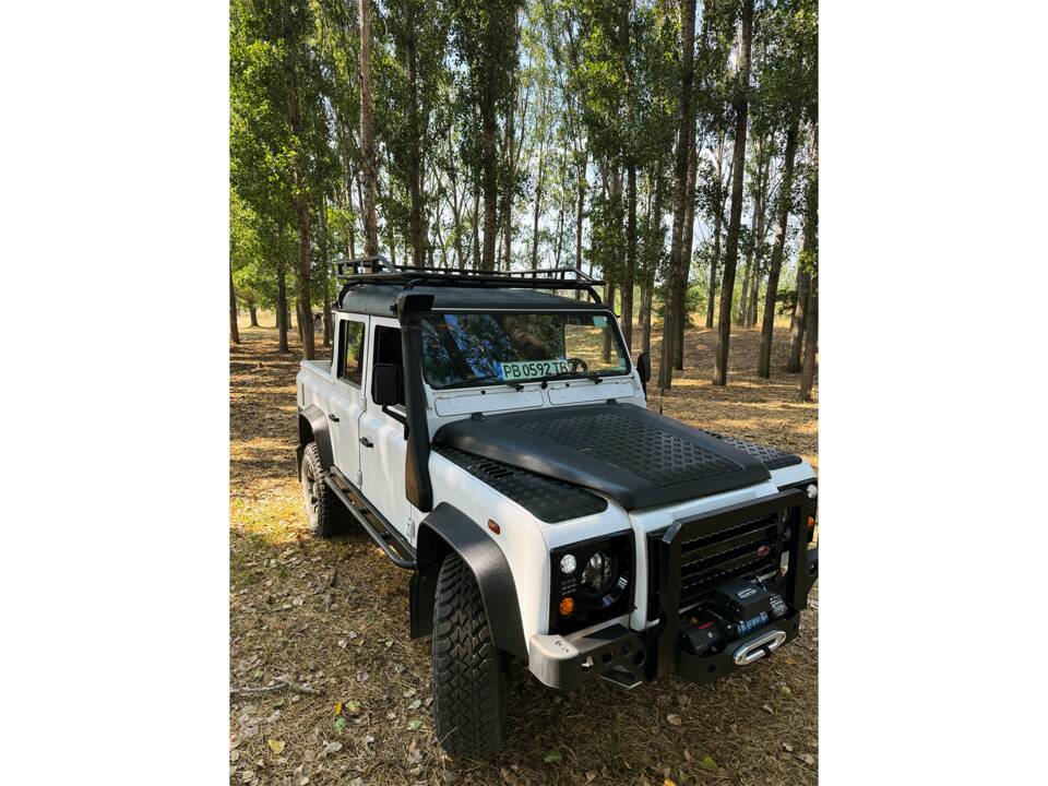 Image 3/6 de Land Rover Defender 110 (2005)