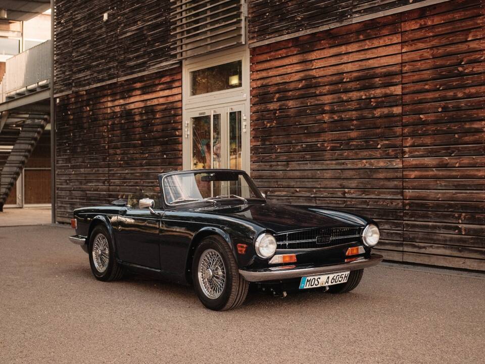 Image 3/15 de Triumph TR 6 (1969)