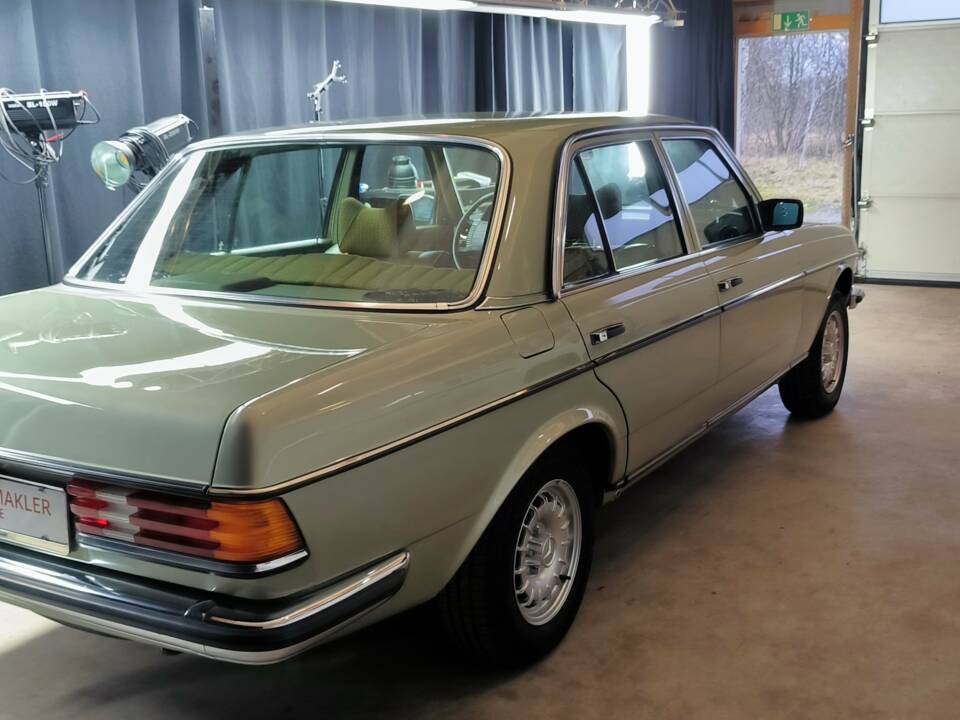 Image 37/82 de Mercedes-Benz 280 (1979)