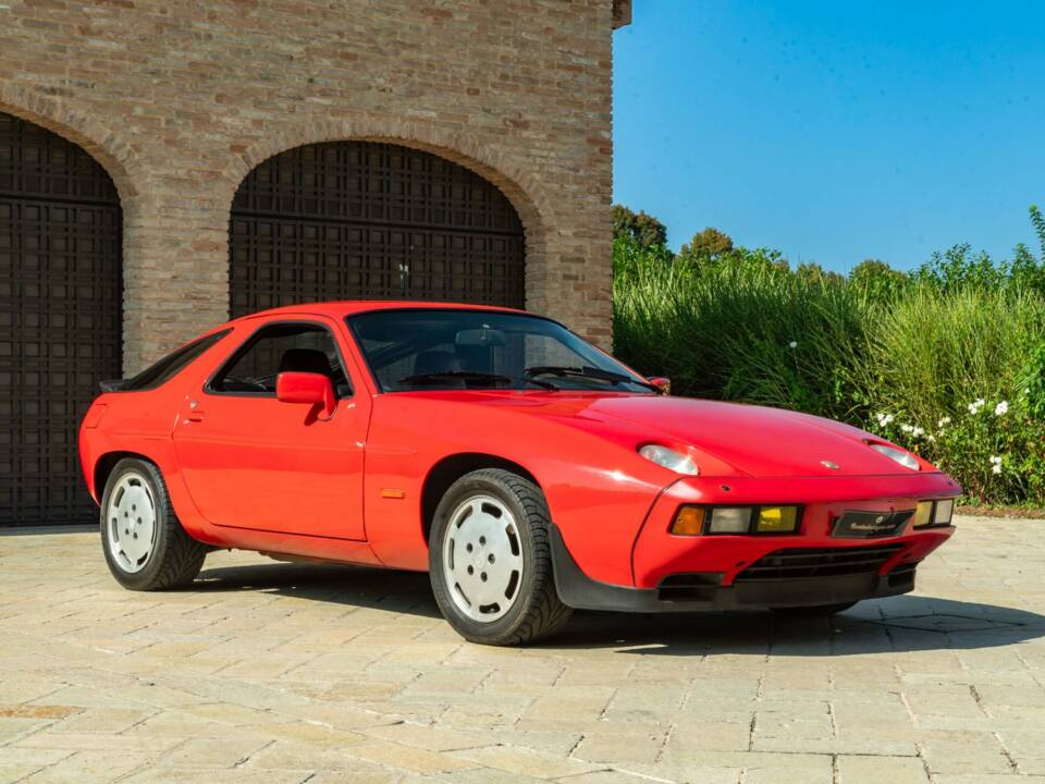 Image 13/50 de Porsche 928 S (1984)