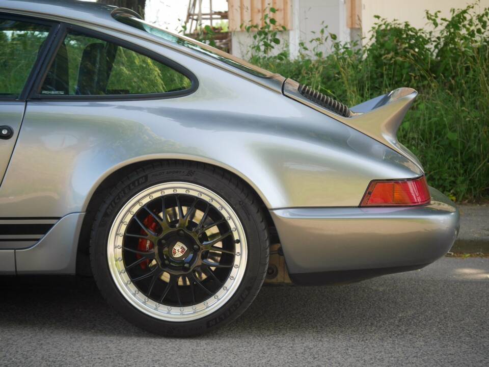 Immagine 7/31 di Porsche 911 Carrera 4 (1989)